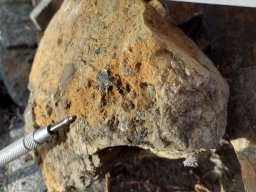 float sample k155003 of oxidized vein found in a new area in the central part of the az claim block